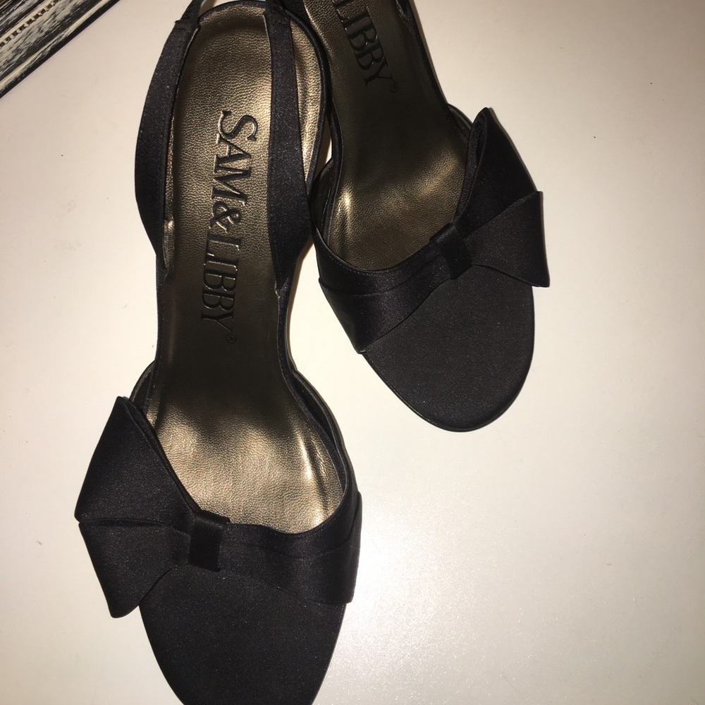 SAM & Libby black sandals